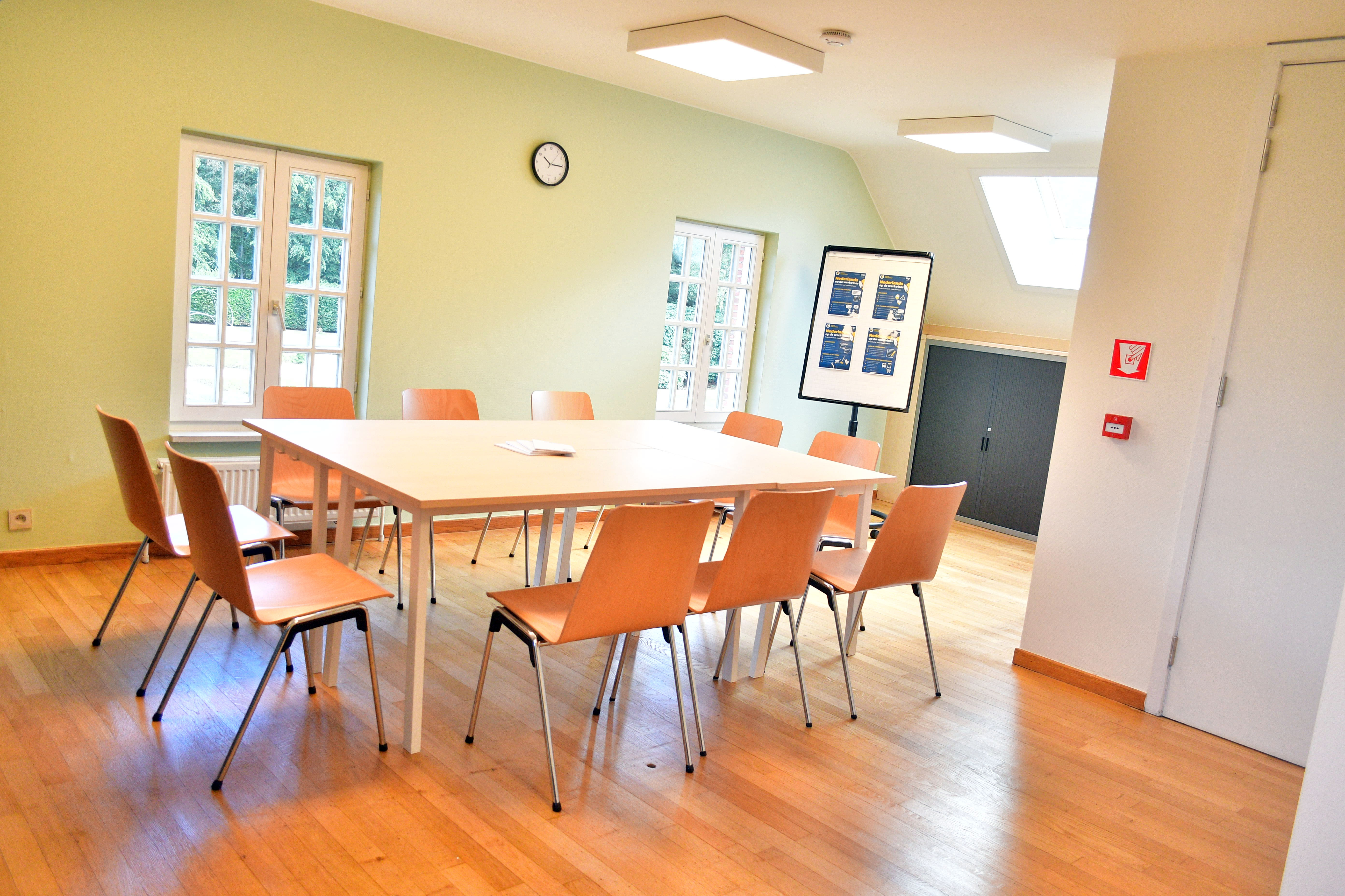 aralea-lokaalverhuur-zaal-berk-tafel2.JPG